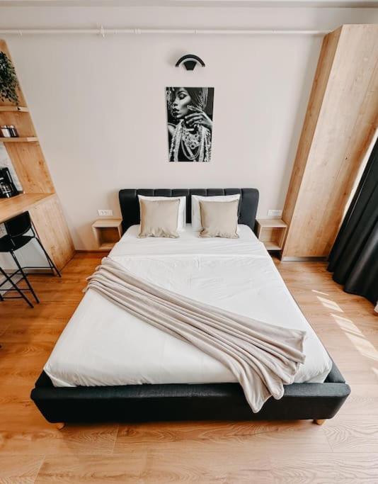 Agoll Victoria - Self Checkin Apartment Resita Bagian luar foto