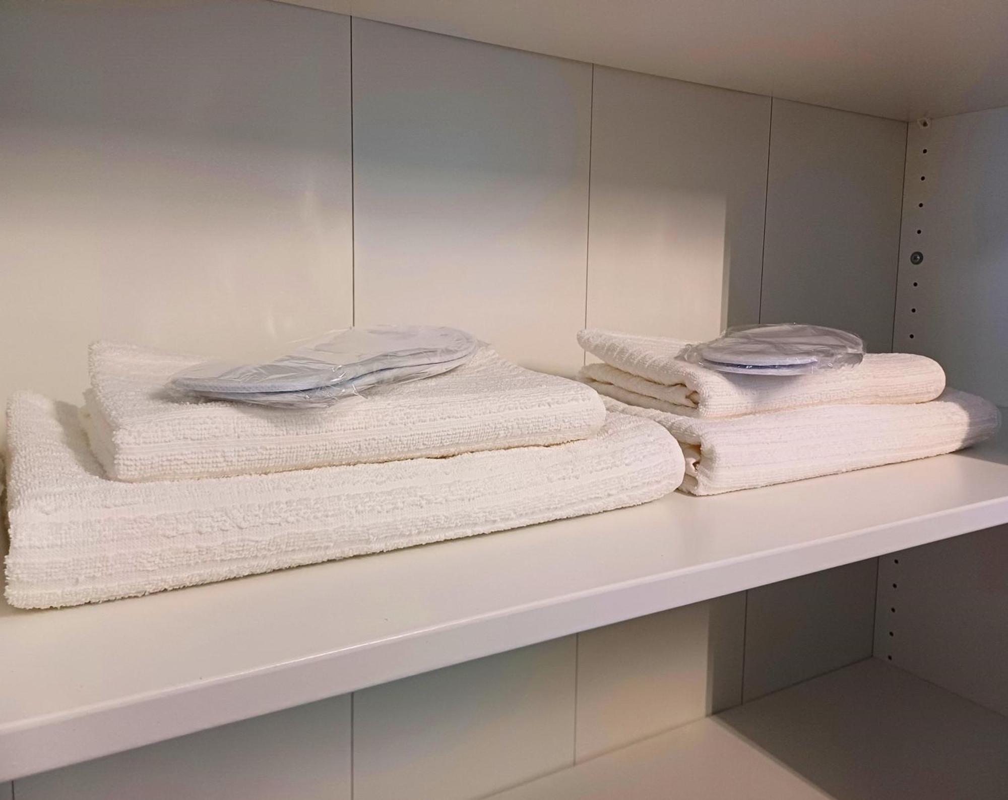 Agoll Victoria - Self Checkin Apartment Resita Bagian luar foto